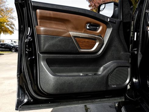 Used 2020 Nissan Titan Platinum Reserve w/ Moonroof Package image 45