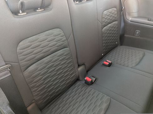 Used 2025 Nissan Pathfinder SV image 14