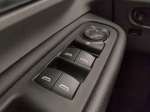 Used 2022 GMC Terrain SLE image 27