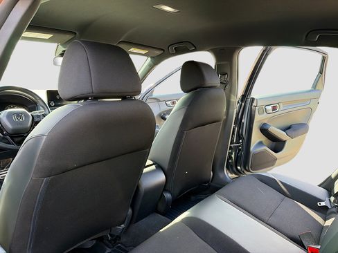 Used 2023 Honda Civic Sport image 6