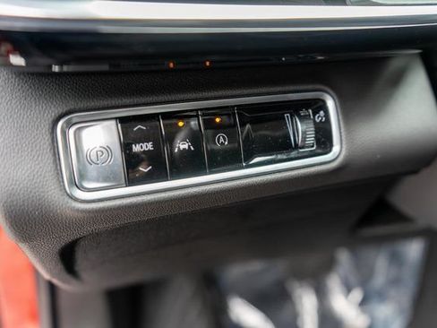 Used 2025 Buick Envision Preferred AWD/4WD image 24