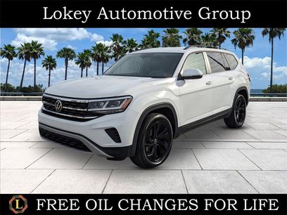 Certified 2022 Volkswagen Atlas SE w/ Black Wheel Package