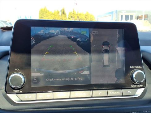 Certified 2021 Nissan Rogue SV w/ Premium Package image 14