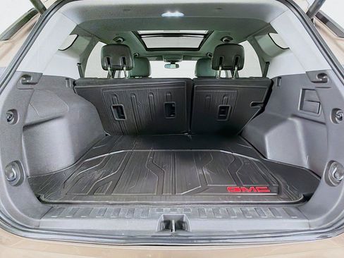 Used 2019 GMC Terrain SLT w/ Preferred Package AWD/4WD image 14