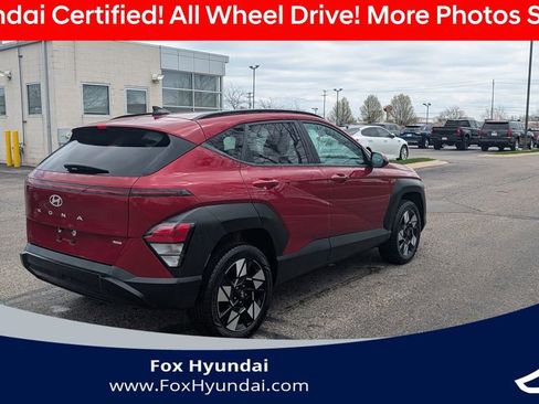 Used 2024 Hyundai Kona SEL AWD/4WD image 3