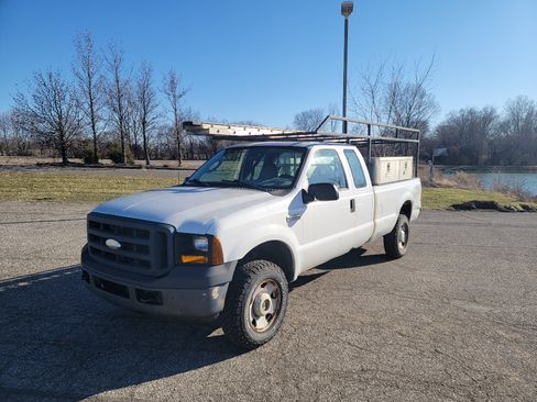 Used 2007 Ford F250 4x4 SuperCab Super Duty image 1