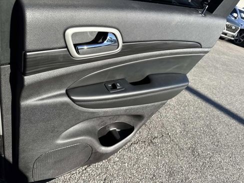 Used 2021 Jeep Grand Cherokee Laredo X image 19