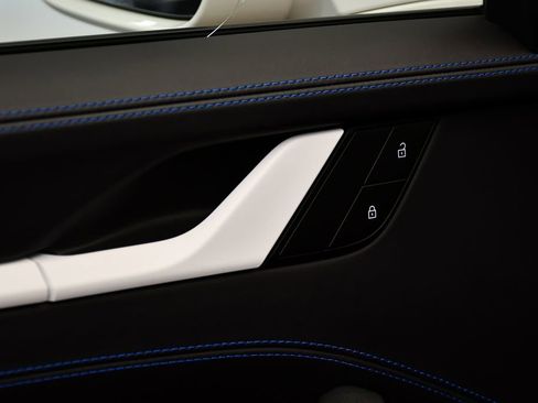 Used 2024 Porsche 911 Dakar image 37