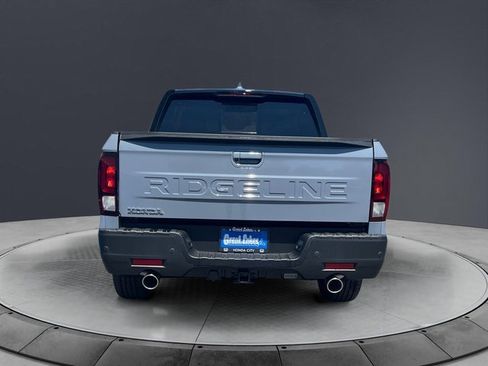 New 2026 Honda Ridgeline Black Edition image 4
