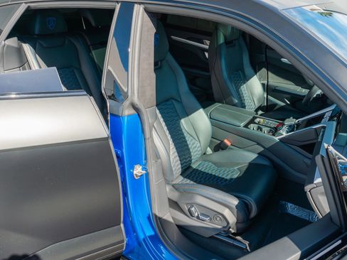 Used 2021 Lamborghini Urus image 12