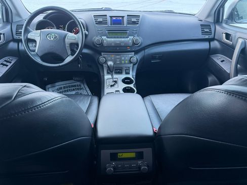 Used 2010 Toyota Highlander SE image 10