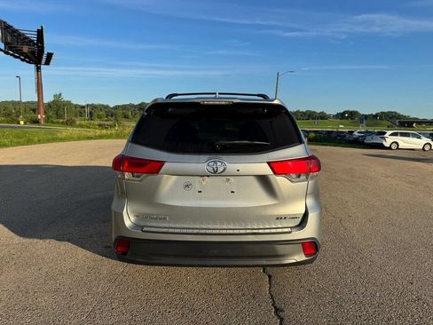 Used 2018 Toyota Highlander XLE w/ Protection Package #3 AWD/4WD image 16