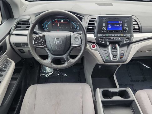 Used 2018 Honda Odyssey LX image 11
