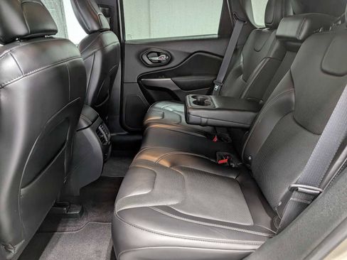 Used 2019 Jeep Cherokee Limited image 22