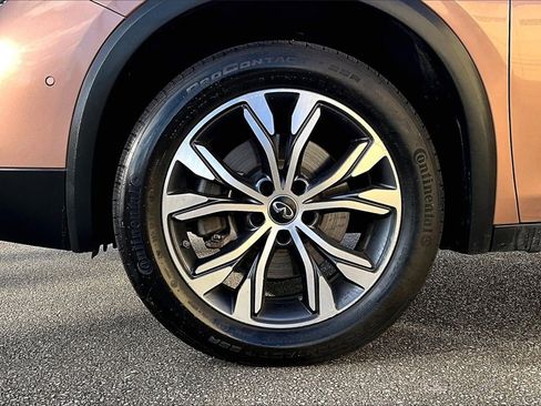 Certified 2017 INFINITI QX30 Premium w/ Navigation Package image 10