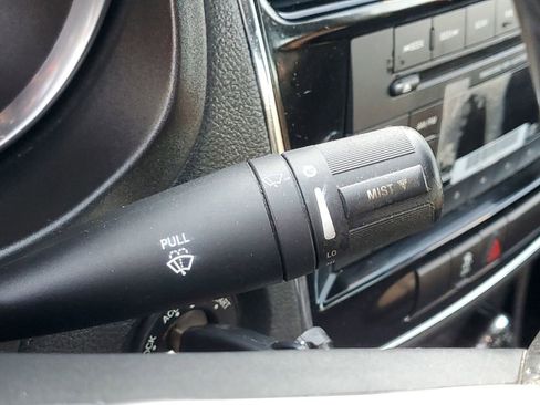 Used 2013 Chrysler 200 Touring FWD image 24