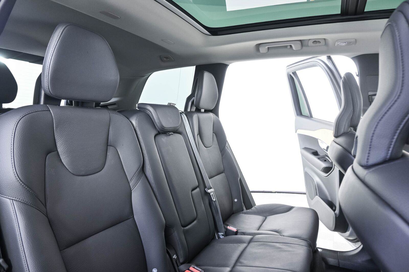 Certified 2024 Volvo XC90 B5 Plus AWD/4WD image 21