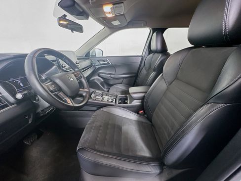 Used 2024 Mitsubishi Outlander SE AWD/4WD image 13