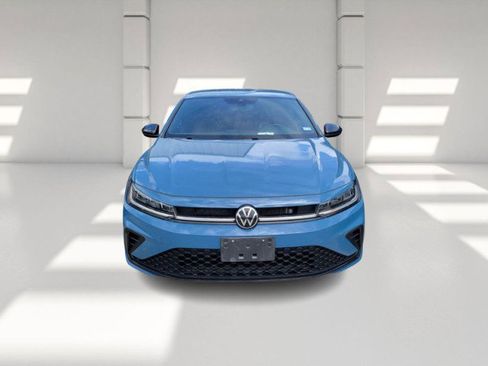 Used 2025 Volkswagen Jetta Sport image 2