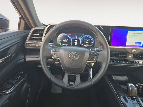 Certified 2026 Toyota Crown AWD/4WD image 12