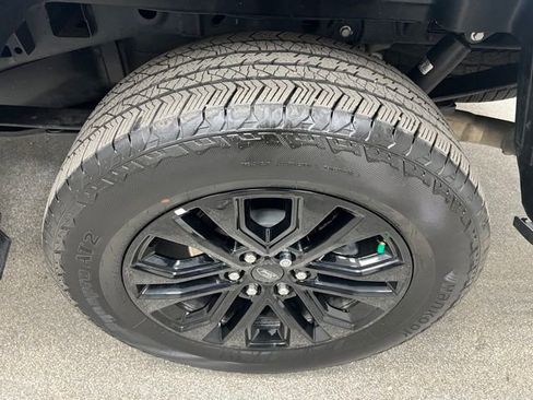 Used 2025 Ford F150 Lariat AWD/4WD image 14