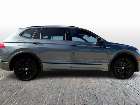 Used 2022 Volkswagen Tiguan SE R-Line image 8