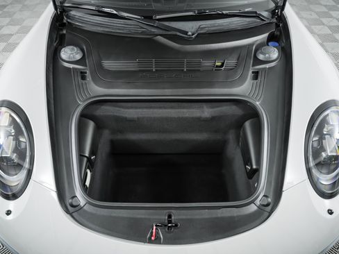 Used 2018 Porsche 911 Targa 4 GTS image 97