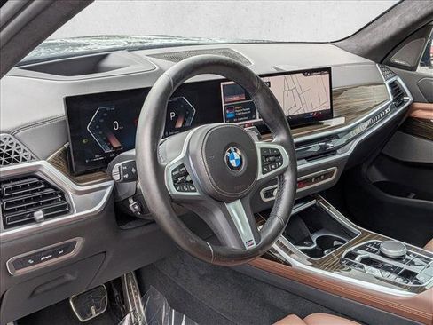 Used 2024 BMW X7 xDrive40i w/ M Sport Package AWD/4WD image 10