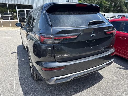 Used 2025 Mitsubishi Outlander AWD image 10