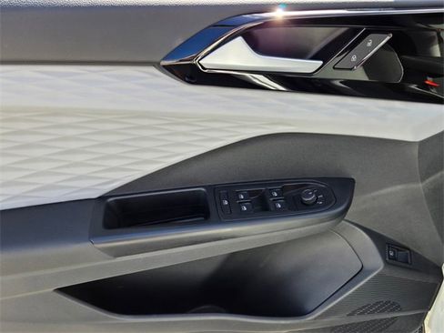 Used 2023 Volkswagen Taos S image 24