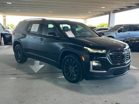Used 2023 Chevrolet Traverse RS FWD image 7
