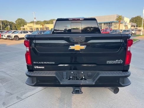 Used 2024 Chevrolet Silverado 2500 High Country w/ Z71 Off-Road Package image 6