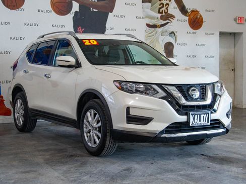 Used 2020 Nissan Rogue SV image 18
