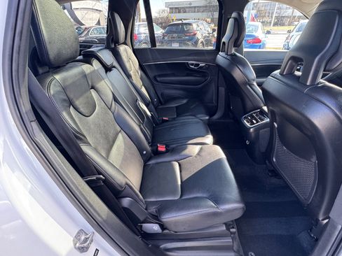 Used 2020 Volvo XC90 T6 Momentum image 18
