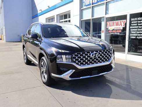 Used 2022 Hyundai Santa Fe SEL w/ Convenience + Premium Package AWD/4WD image 2