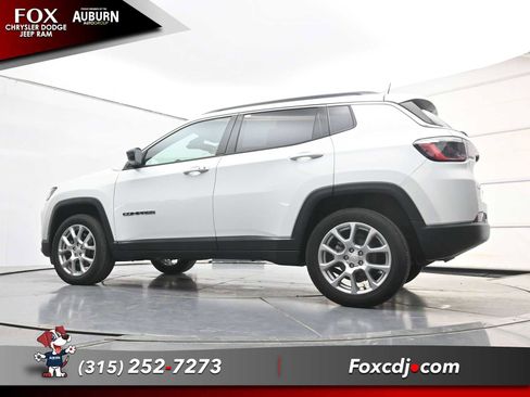 Used 2023 Jeep Compass Latitude AWD/4WD image 23