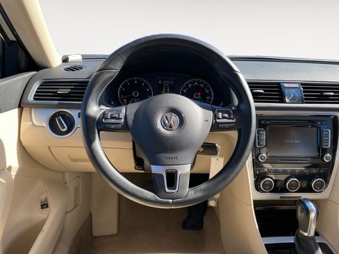 Used 2012 Volkswagen Passat 2.5 SE FWD image 12