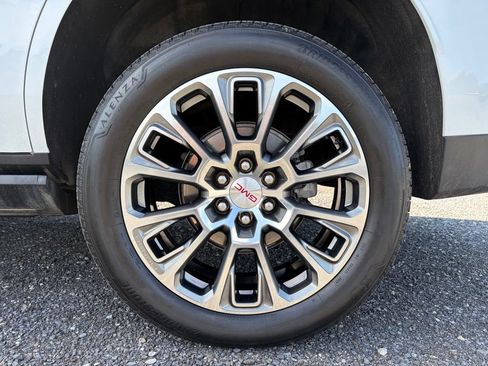 Used 2026 GMC Yukon Denali w/ Sun & Power Step Package AWD/4WD image 7