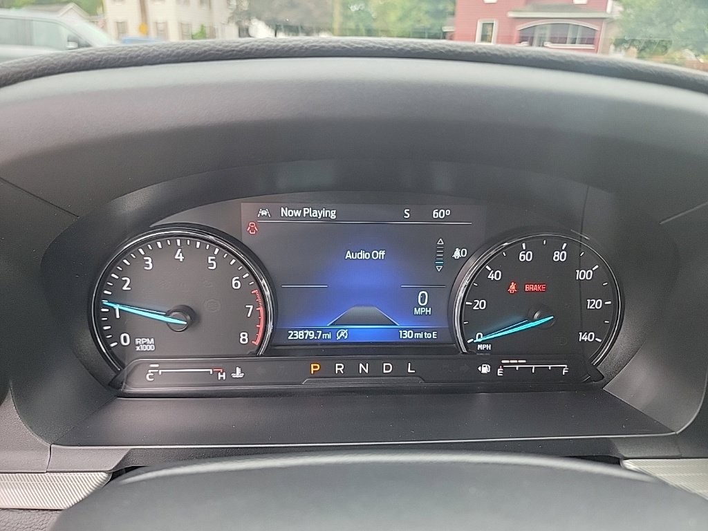 Used 2024 Ford Explorer XLT w/ Equipment Group 202A AWD/4WD image 27
