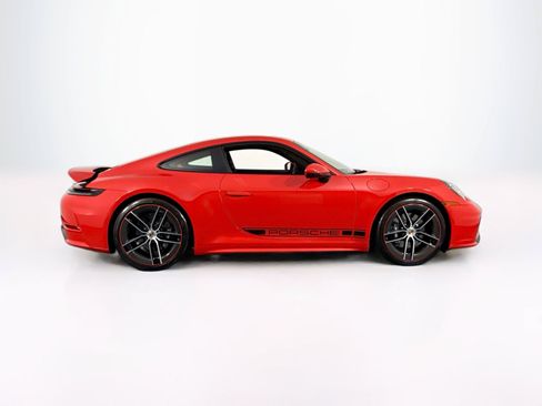 Used 2025 Porsche 911 Carrera RWD image 4