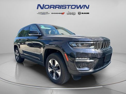 Used 2022 Jeep Grand Cherokee Limited 4xe w/ Luxury Tech Group II AWD/4WD image 2
