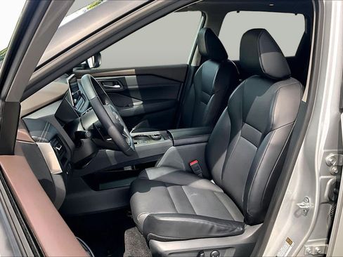 Certified 2023 Nissan Rogue SV w/ SV Premium B Package AWD/4WD image 8