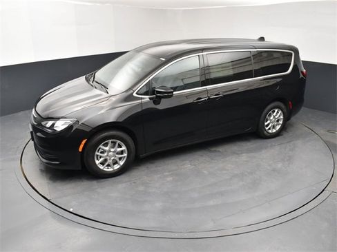 New 2026 Chrysler Voyager LX image 15