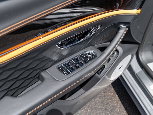 New 2026 Bentley Flying Spur Plug-In Hybrid AWD/4WD image 16