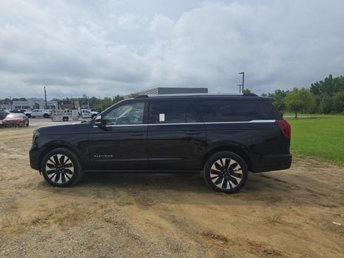 Used 2025 Ford Expedition Max Platinum w/ Driver's Package AWD/4WD image 4