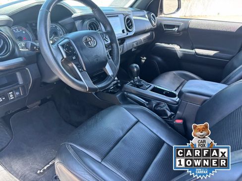 Used 2018 Toyota Tacoma TRD Off-Road AWD/4WD image 18