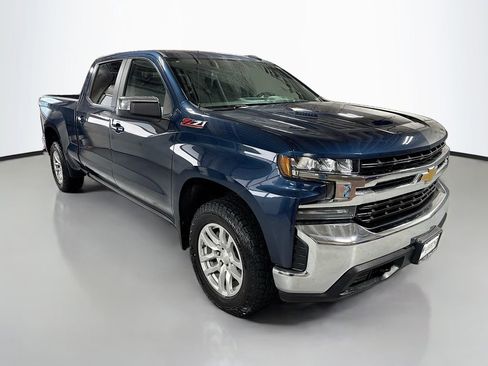 Used 2022 Chevrolet Silverado 1500 LT w/ Z71 Off-Road Package image 3