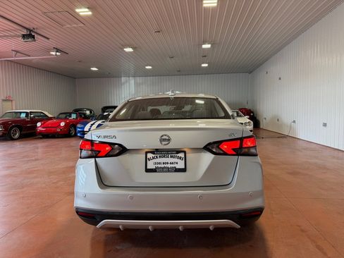 Used 2021 Nissan Versa SV image 9