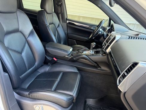 Used 2015 Porsche Cayenne S AWD/4WD image 28