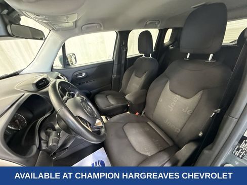 Used 2017 Jeep Renegade Latitude w/ Cold Weather Group AWD/4WD image 26